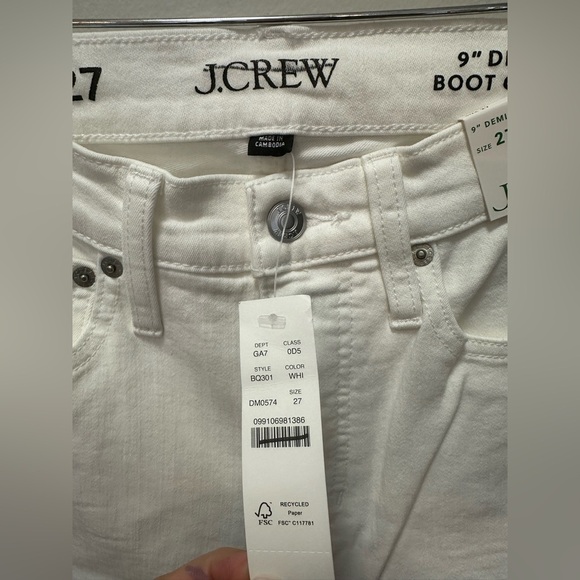 New w/minor defect. J.Crew 9" demi-boot crop jean in white wash. Size 27 $128 - Picture 6 of 8